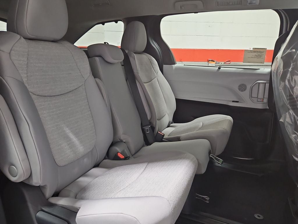 2026 Toyota Sienna LE 8 Passenger