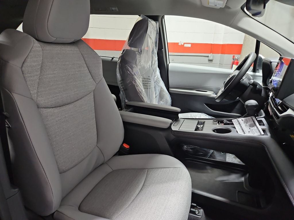 2026 Toyota Sienna LE 8 Passenger