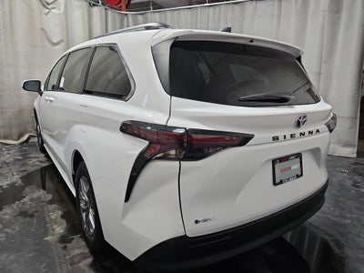 2026 Toyota Sienna LE 8 Passenger