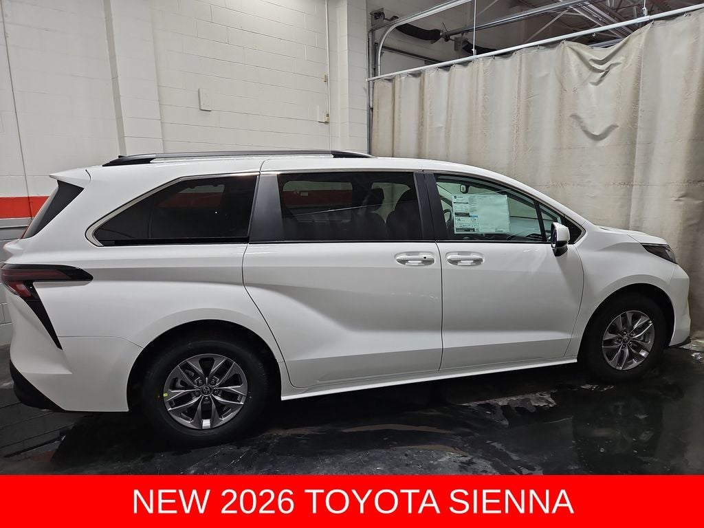 2026 Toyota Sienna LE 8 Passenger