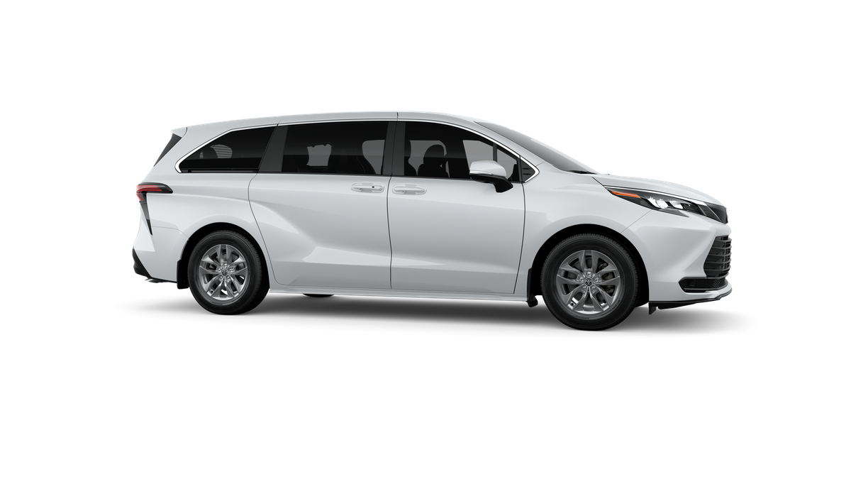 2026 Toyota Sienna LE 8 Passenger