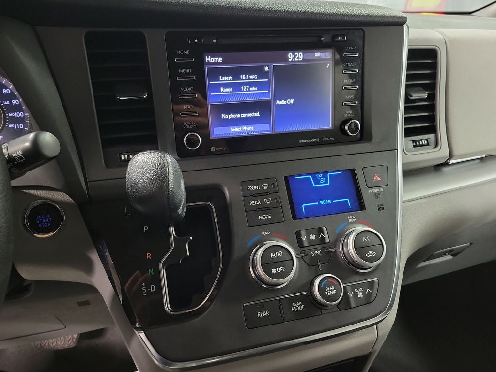2019 Toyota Sienna LE 7 Passenger