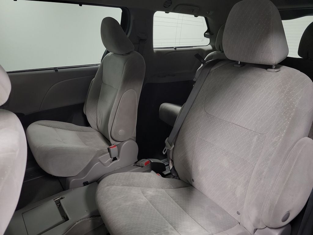 2019 Toyota Sienna LE 7 Passenger