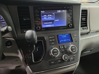 2019 Toyota Sienna LE 7 Passenger