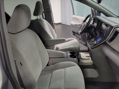 2019 Toyota Sienna LE 7 Passenger