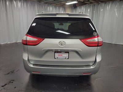 2019 Toyota Sienna LE 7 Passenger