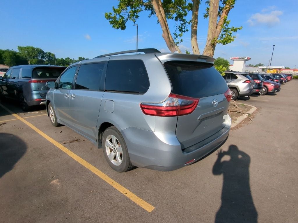 2020 Toyota Sienna LE 8 Passenger