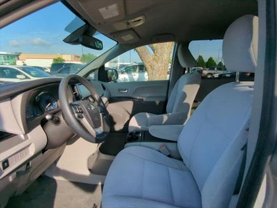 2020 Toyota Sienna LE 8 Passenger