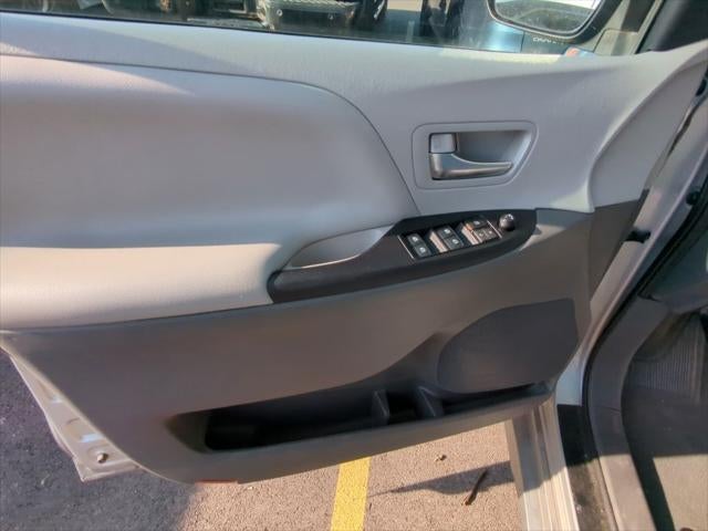 2020 Toyota Sienna LE 8 Passenger