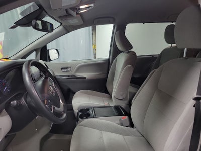 2020 Toyota Sienna LE 7 Passenger