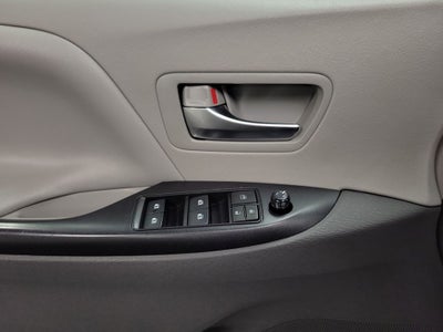 2020 Toyota Sienna LE 7 Passenger