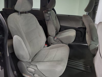 2020 Toyota Sienna LE 7 Passenger