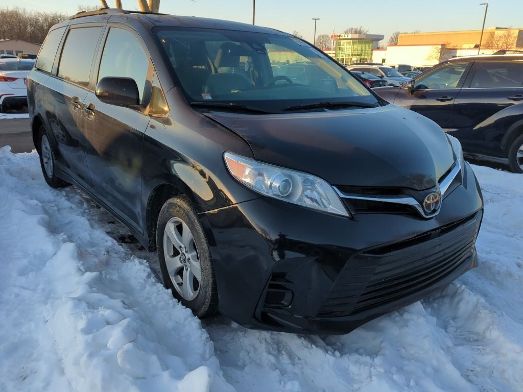 2020 Toyota Sienna LE 7 Passenger
