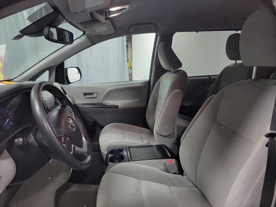 2020 Toyota Sienna LE 7 Passenger
