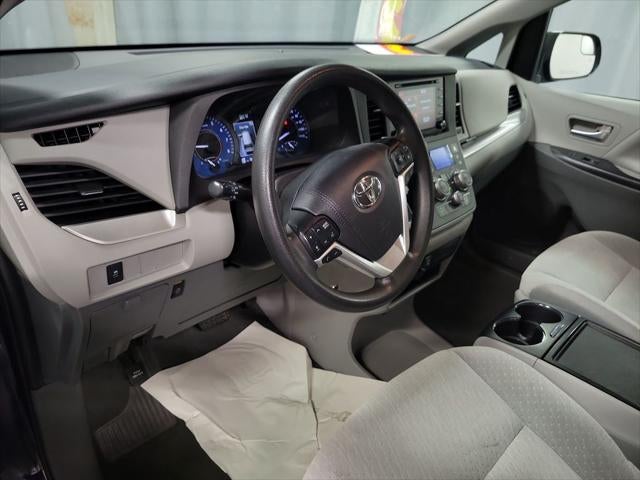 2020 Toyota Sienna LE 7 Passenger