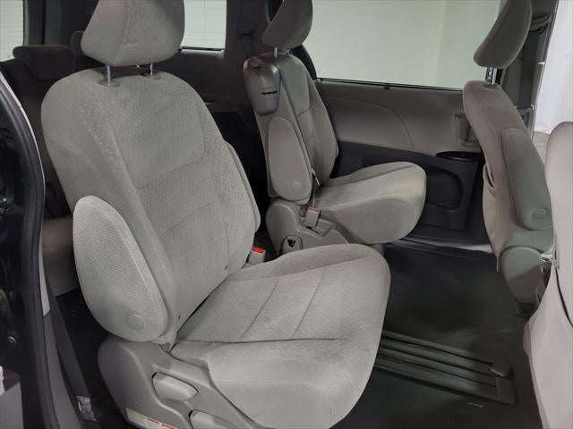 2020 Toyota Sienna LE 7 Passenger