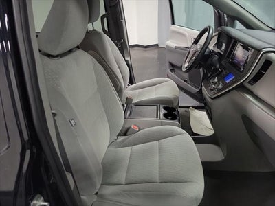 2020 Toyota Sienna LE 7 Passenger