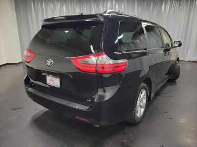 2020 Toyota Sienna LE 7 Passenger