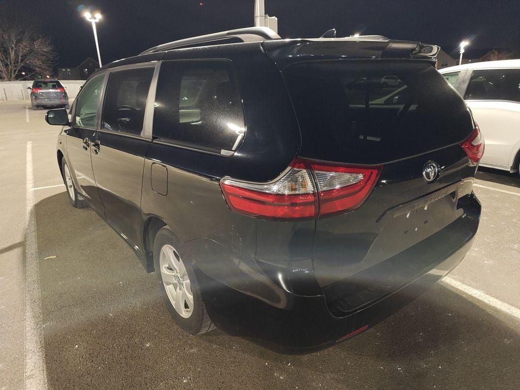 2019 Toyota Sienna LE 7 Passenger
