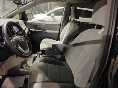 2019 Toyota Sienna LE 7 Passenger