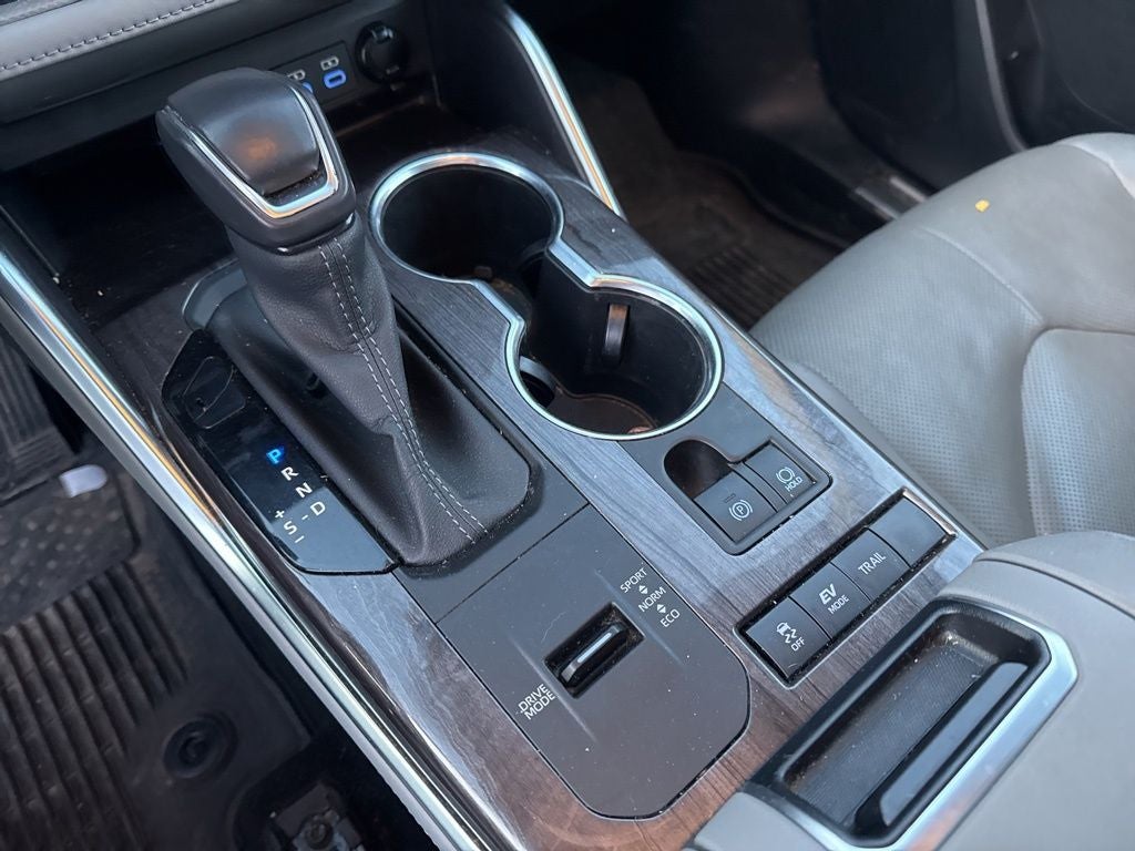 2022 Toyota Highlander Hybrid Limited