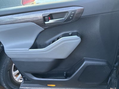 2022 Toyota Highlander Hybrid Limited