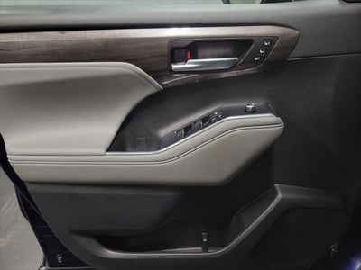 2022 Toyota Highlander Hybrid Limited