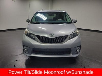 2014 Toyota Sienna SE 8 Passenger