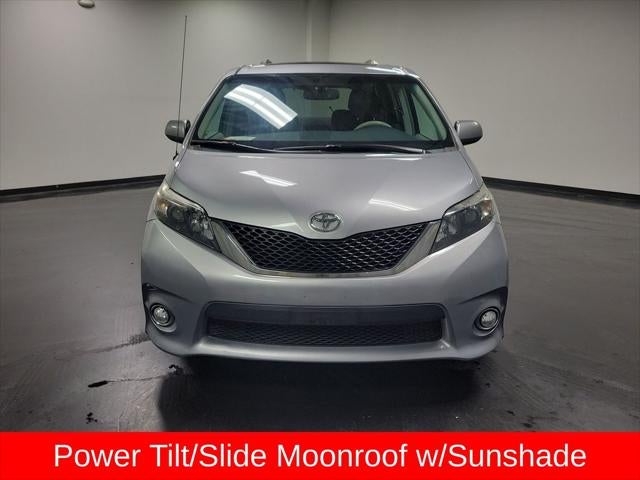 2014 Toyota Sienna SE 8 Passenger