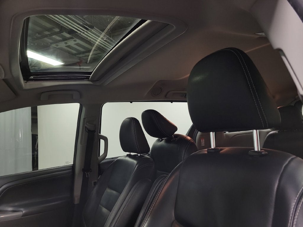 2015 Toyota Sienna SE 8 Passenger