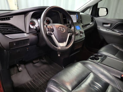 2015 Toyota Sienna SE 8 Passenger