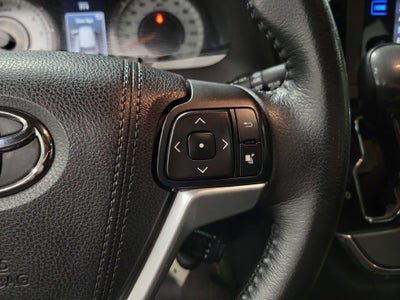 2015 Toyota Sienna SE 8 Passenger