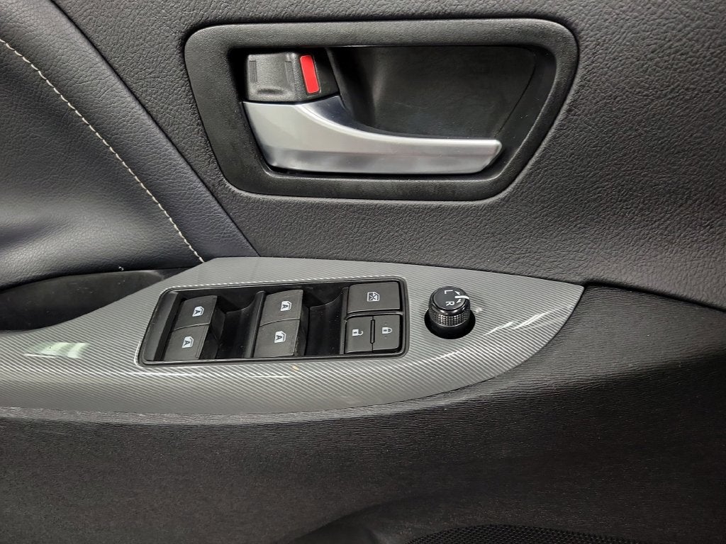 2015 Toyota Sienna SE 8 Passenger