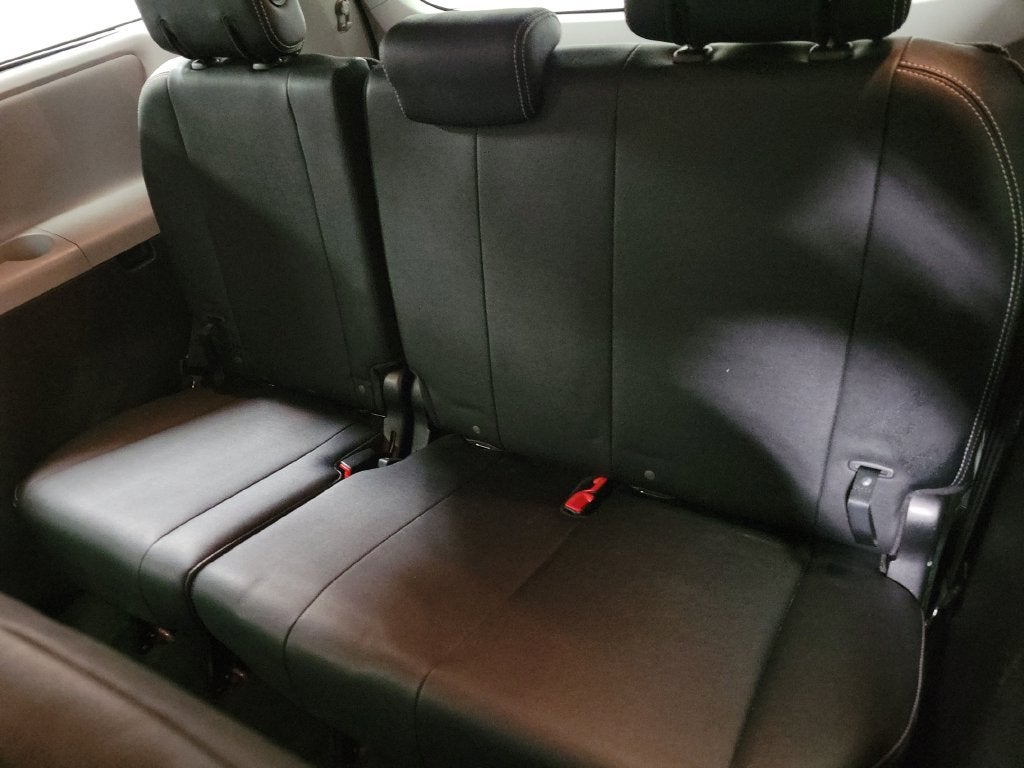 2015 Toyota Sienna SE 8 Passenger