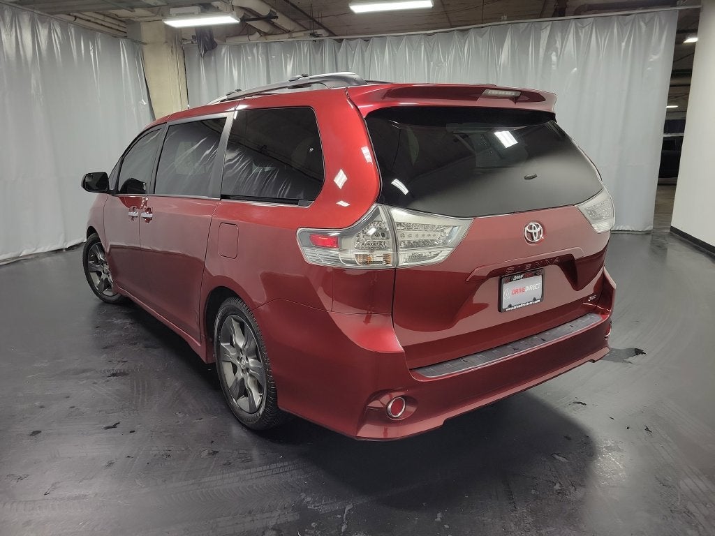 2015 Toyota Sienna SE 8 Passenger