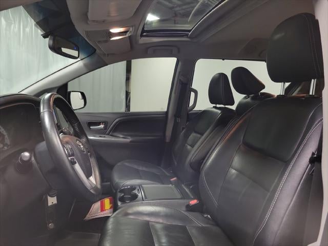 2015 Toyota Sienna SE 8 Passenger