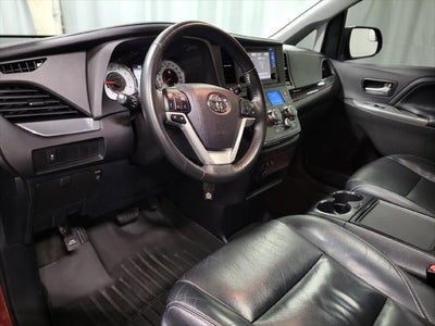 2015 Toyota Sienna SE 8 Passenger