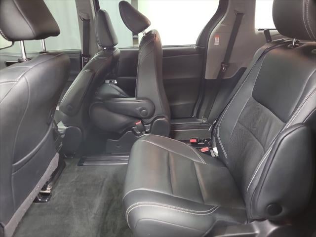 2015 Toyota Sienna SE 8 Passenger