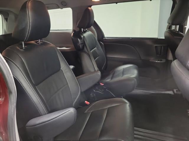 2015 Toyota Sienna SE 8 Passenger