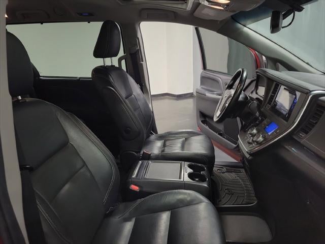 2015 Toyota Sienna SE 8 Passenger