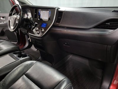 2015 Toyota Sienna SE 8 Passenger