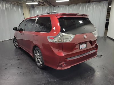 2015 Toyota Sienna SE 8 Passenger