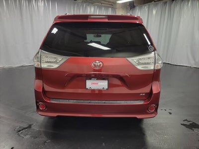 2015 Toyota Sienna SE 8 Passenger