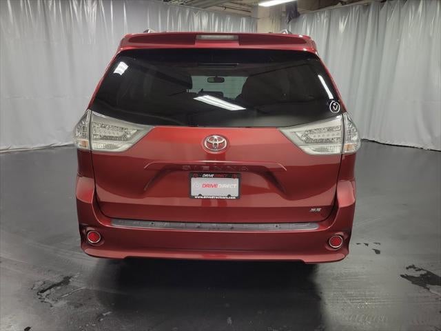 2015 Toyota Sienna SE 8 Passenger