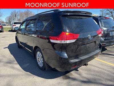 2014 Toyota Sienna XLE 8 Passenger