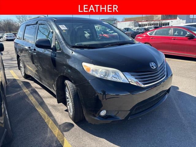 2014 Toyota Sienna XLE 8 Passenger