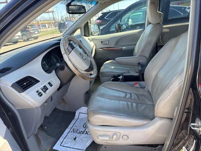 2014 Toyota Sienna XLE 8 Passenger