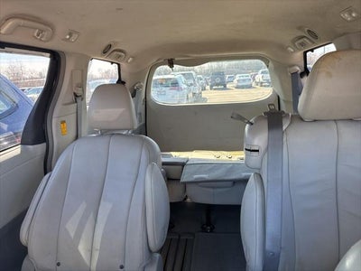2014 Toyota Sienna XLE 8 Passenger