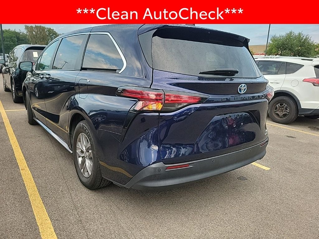 2022 Toyota Sienna XLE 7 Passenger