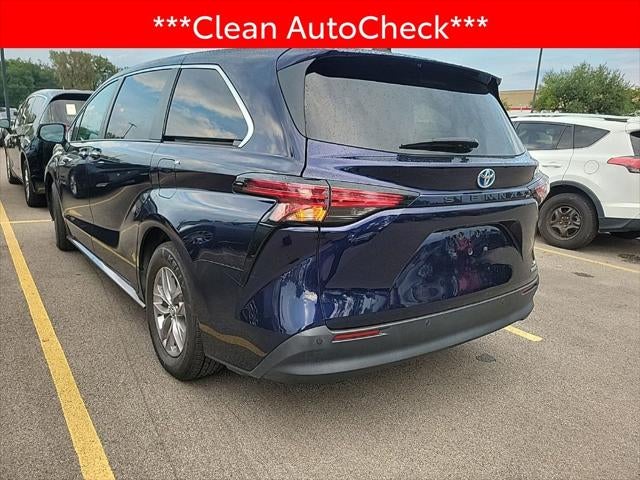 2022 Toyota Sienna XLE 7 Passenger